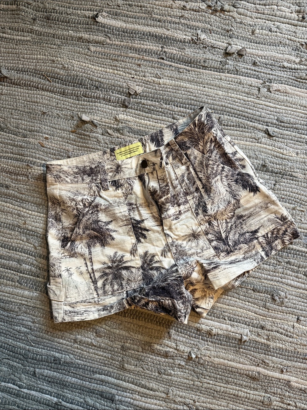 Neutral Palm-Print Women's Jean Shorts - Beige/Charcoal